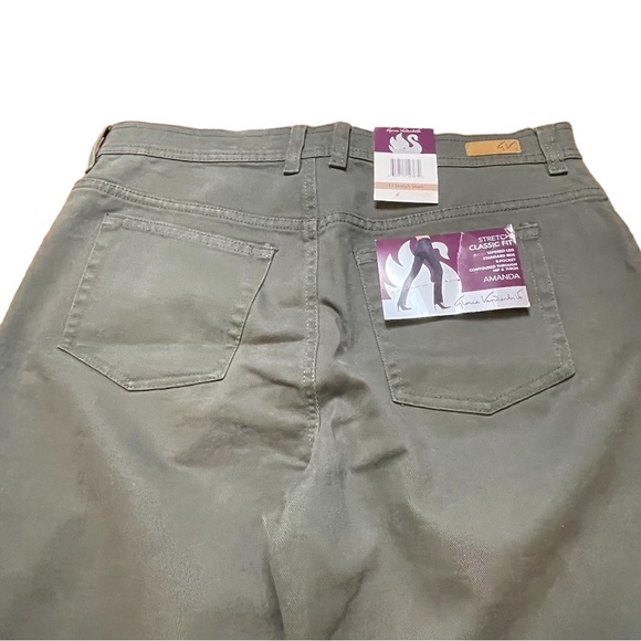Gloria Vanderbilt Amanda Women's stretch Classic fit short length Jeans Sz12 NWT - Picture 5 of 16